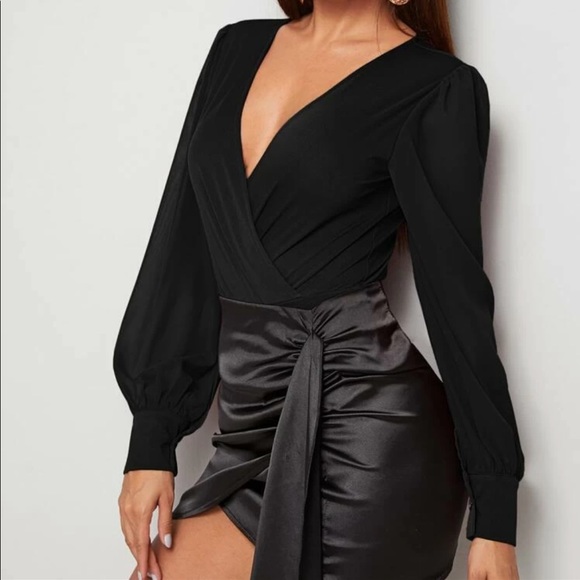 Black long sleeve v neck bodysuit - Picture 3 of 4